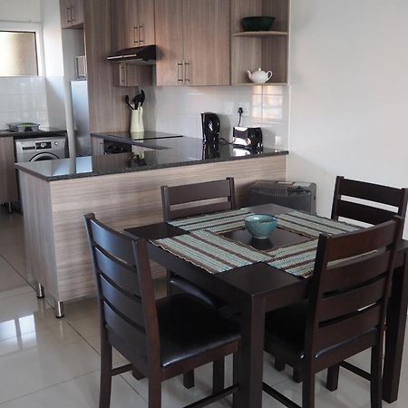 Or Tambo Self Catering Apartments, The Willows Boksburg Exteriér fotografie