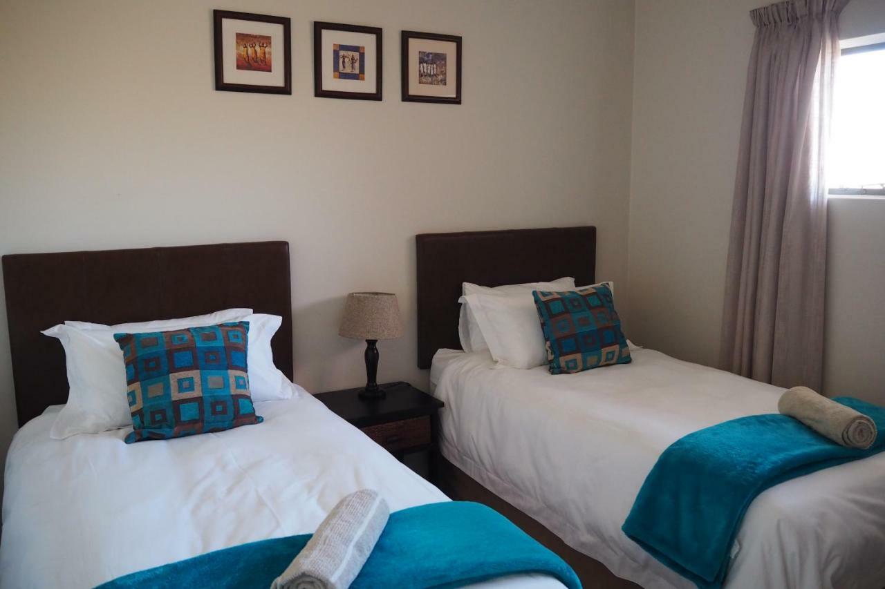 Or Tambo Self Catering Apartments, The Willows Boksburg Exteriér fotografie